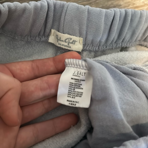 Too big - Picture 3 of 3